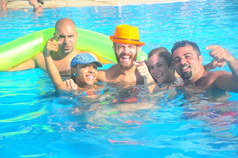 Cyan Sunday Club Lets Carnival